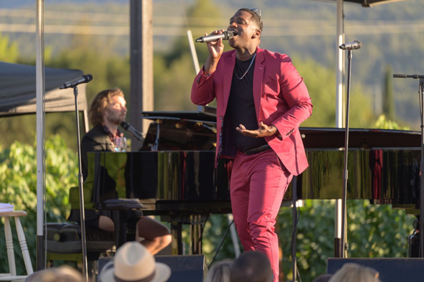 Photos: First Look At AIN'T TOO PROUD and THE LION KING's Jelani Remy Performing at Broadway and Vine  Image