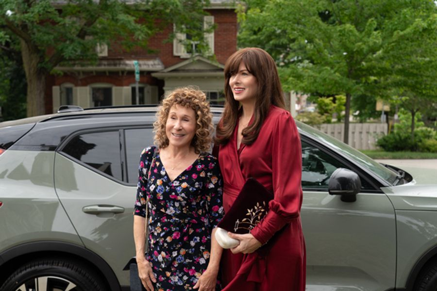 Photos: Netflix Shares New Photos From 13: THE MUSICAL Image