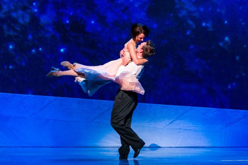 Review: AN AMERICAN IN PARIS at Crown Theatre  Image