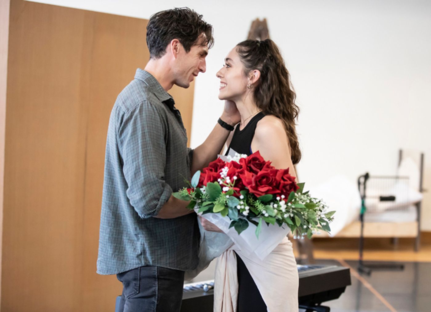 Photos: See Emily Tierney, James Darch & More in Rehearsals for Trevor Nunn-Directed IDENTICAL  Image