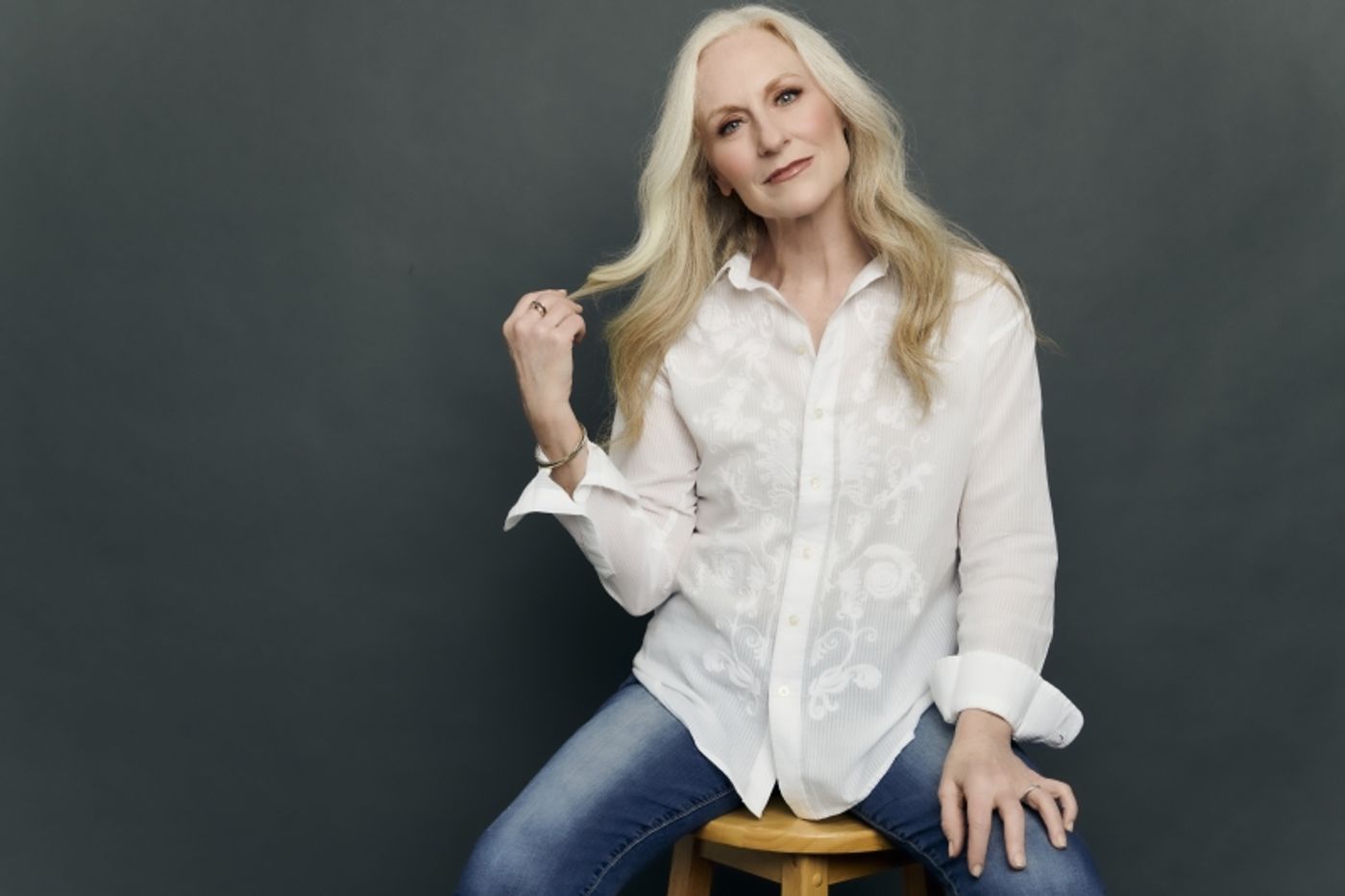 Album Review: Keep The Elizabeth Ward Land Album STILL WITHIN THE SOUND OF MY VOICE Always Within Reach  Image