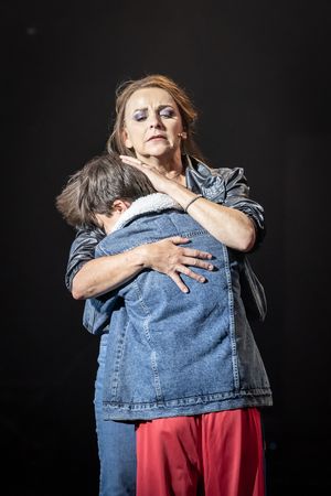 Sally Ann Triplett and Samuel Newby  Photo