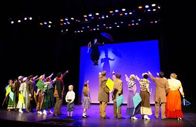 Julia Lupi and the company of Mary Poppins Photo