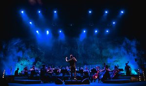 Xavier Torras al frente de la POPS Symphony Photo