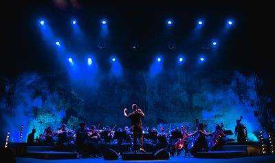 Xavier Torras al frente de la POPS Symphony Photo