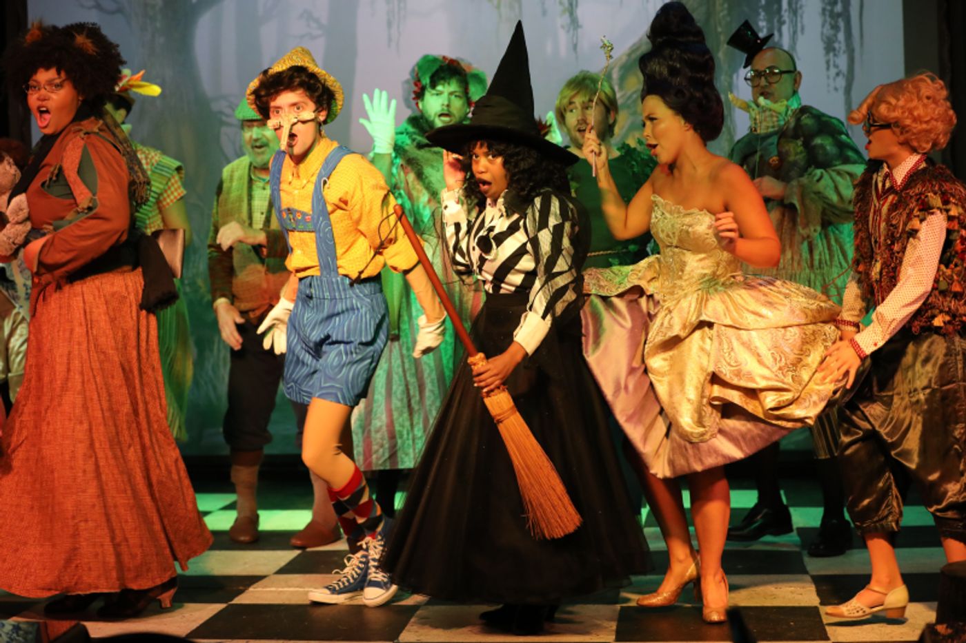 Review: SHREK! THE MUSICAL at Murry's Dinner Playhouse is Fun for The Entire Family Review: SHREK! THE MUSICAL at Murry's Dinner Playhouse is Fun for The Entire Family Image