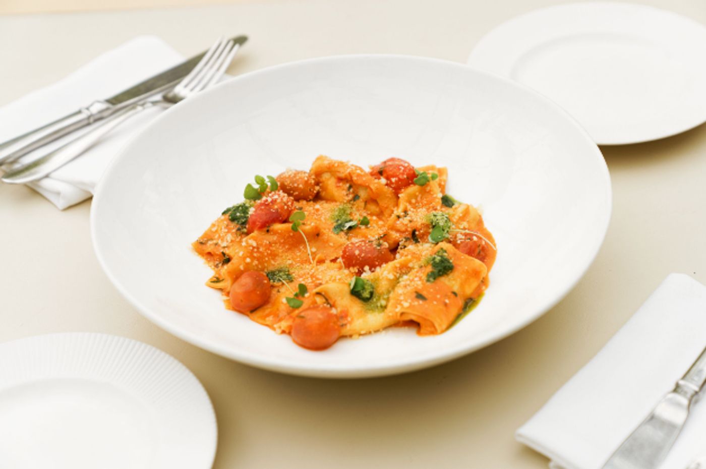 Review: TAVERN ON THE GREEN for Exceptional Dining Review: TAVERN ON THE GREEN for Exceptional Dining Image