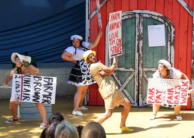 The Company of Cape Rep''s Click Clack Moo Photo