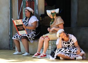 Hannah Carrita, Jess Andra and Holly Hansen @ BroadwayWorld Hannah Carrita, Jess Andra and Holly Hansen Photo