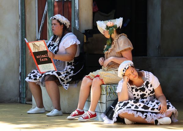 Hannah Carrita, Jess Andra and Holly Hansen Photo