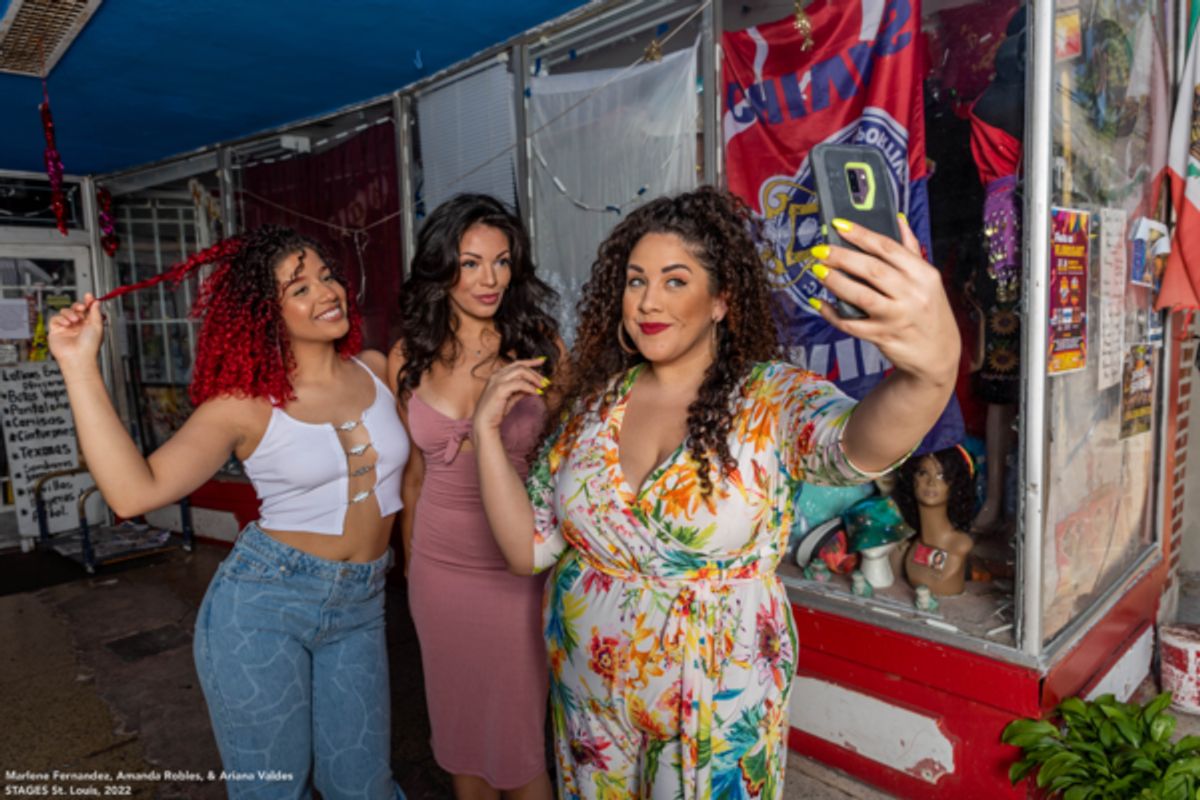 Marlene Fernandez as Carla, Amanda Robles as Vanessa, Ariana Valdes as Daniela
 at 