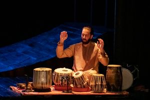 Salar Nader @ BroadwayWorld Salar Nader Photo