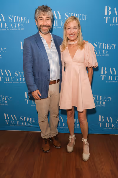 Scott Schwartz, Tracy Mitchell

photo by Rob Rich/SocietyAllure.com ©2022 robrich101 Photo