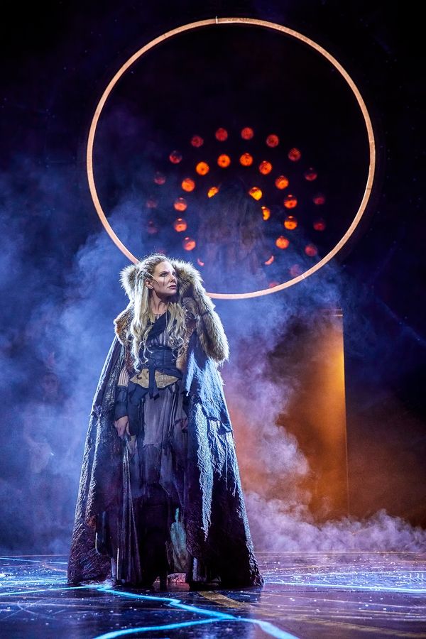Samantha Womack Photo