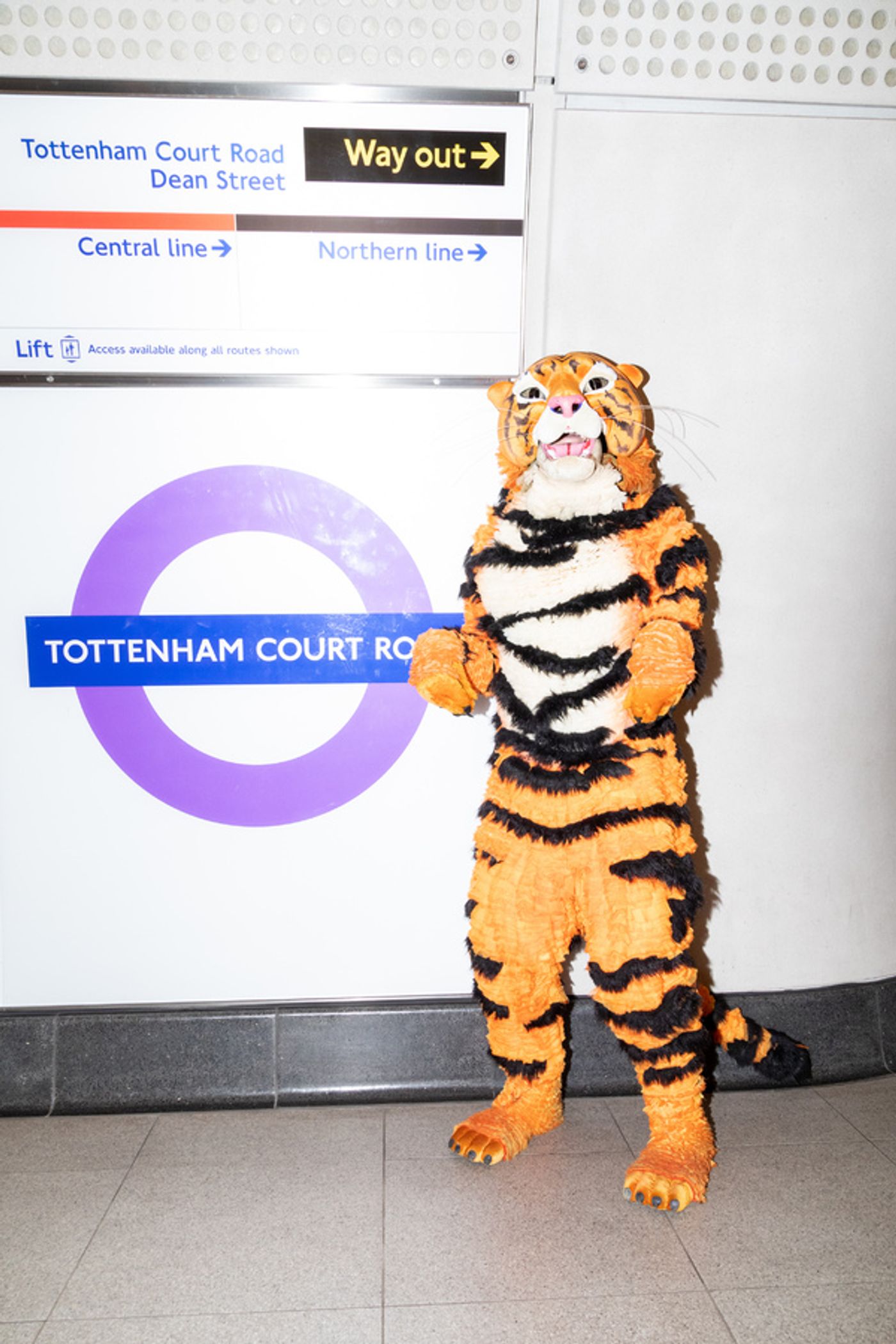 Photos: Cast Members From & JULIET, GREASE, and More Gather at Tottenham Court Road Station in Honour of Kids Week  Image
