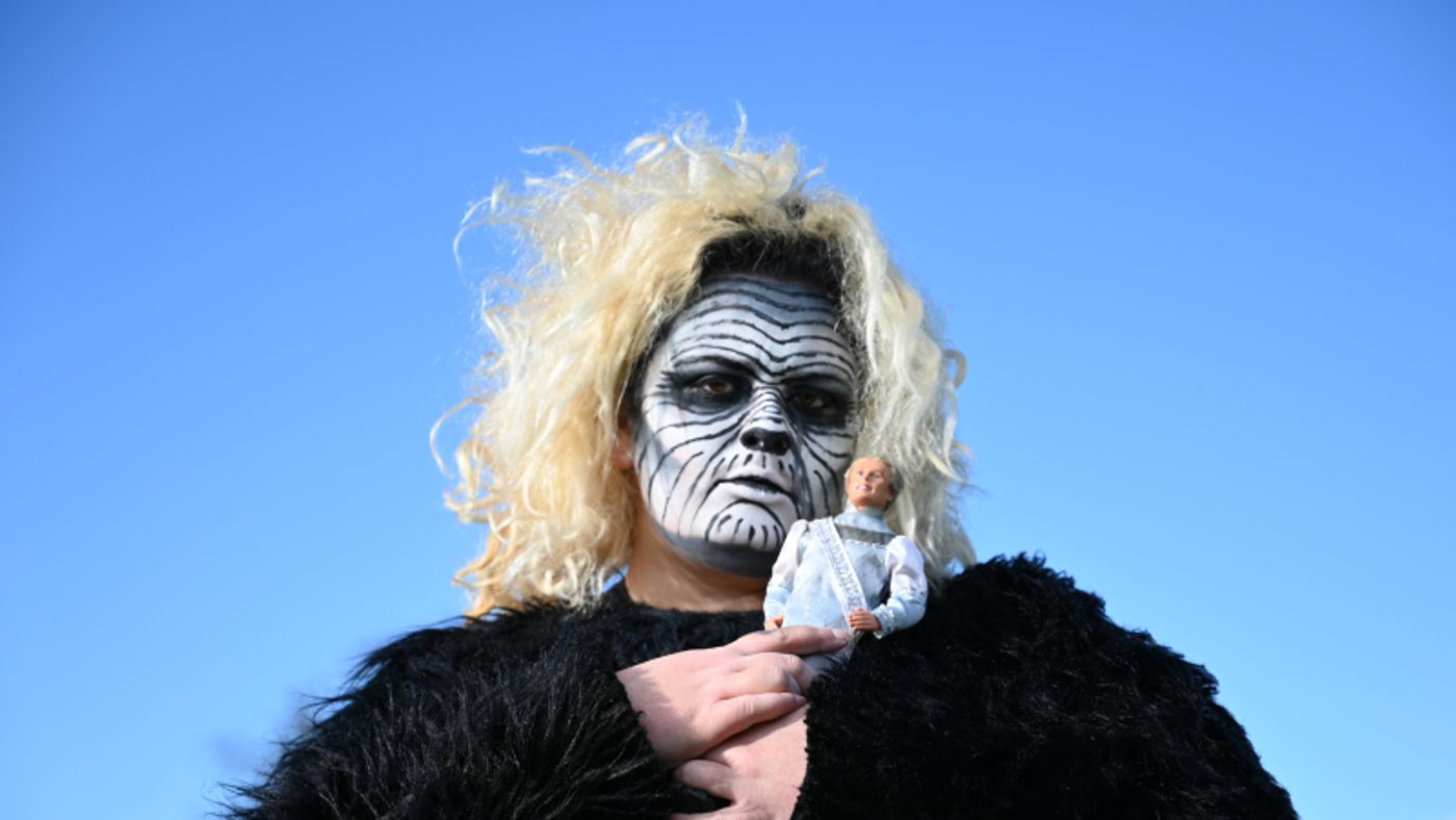 Feature: ELEVATOR FRINGE, Part Two: Performers, you have 30-seconds to sell your show... GO, GO GO!  Image