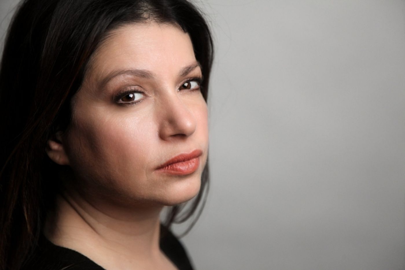 Feature: Gerrilyn Sohn - Lady Sings With Hues Feature: Gerrilyn Sohn - Lady Sings With Hues Image