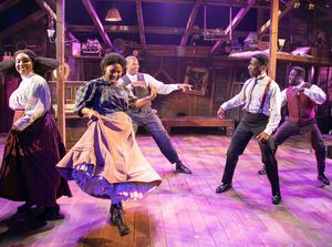 Rachel Parker, Taylor Jackson, Derrick Davis, Clyde Voce, and Davon Williams @ BroadwayWorld Rachel Parker, Taylor Jackson, Derrick Davis, Clyde Voce, and Davon Williams Photo