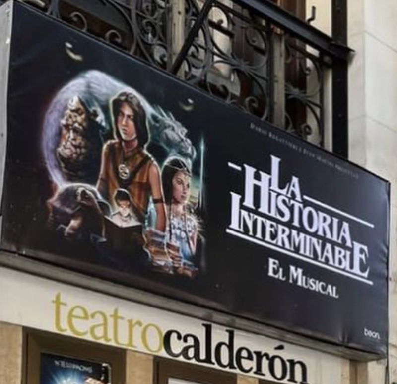 EN CARTEL: LA HISTORIA INTERMINABLE ya luce en la marquesina del Calderón  Image