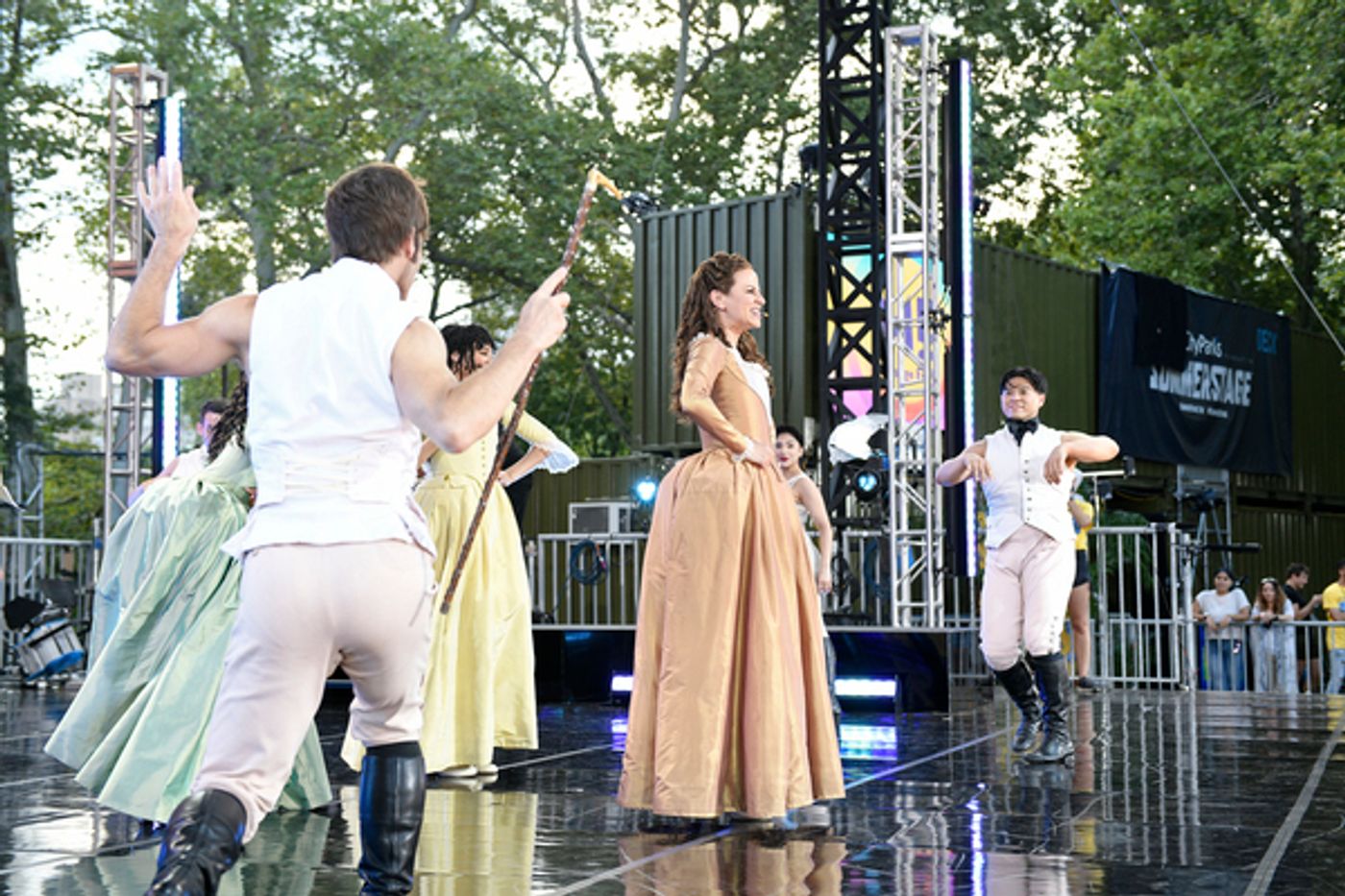 Photos: First Look At The Cast of HAMILTON Performing In Their First-Ever Morning Show Concert  Image