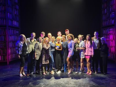 Ariana DeBose and the Cast of BETWEEN THE LINES Photo