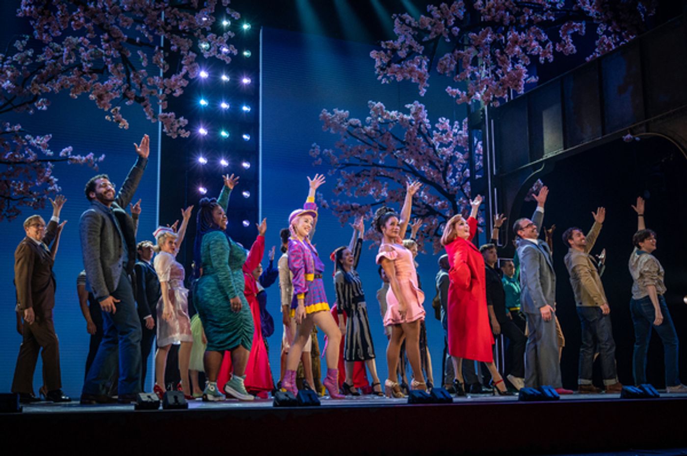 Photos:  The Cast of THE DEVIL WEARS PRADA Takes Their Opening Night Bows  Image