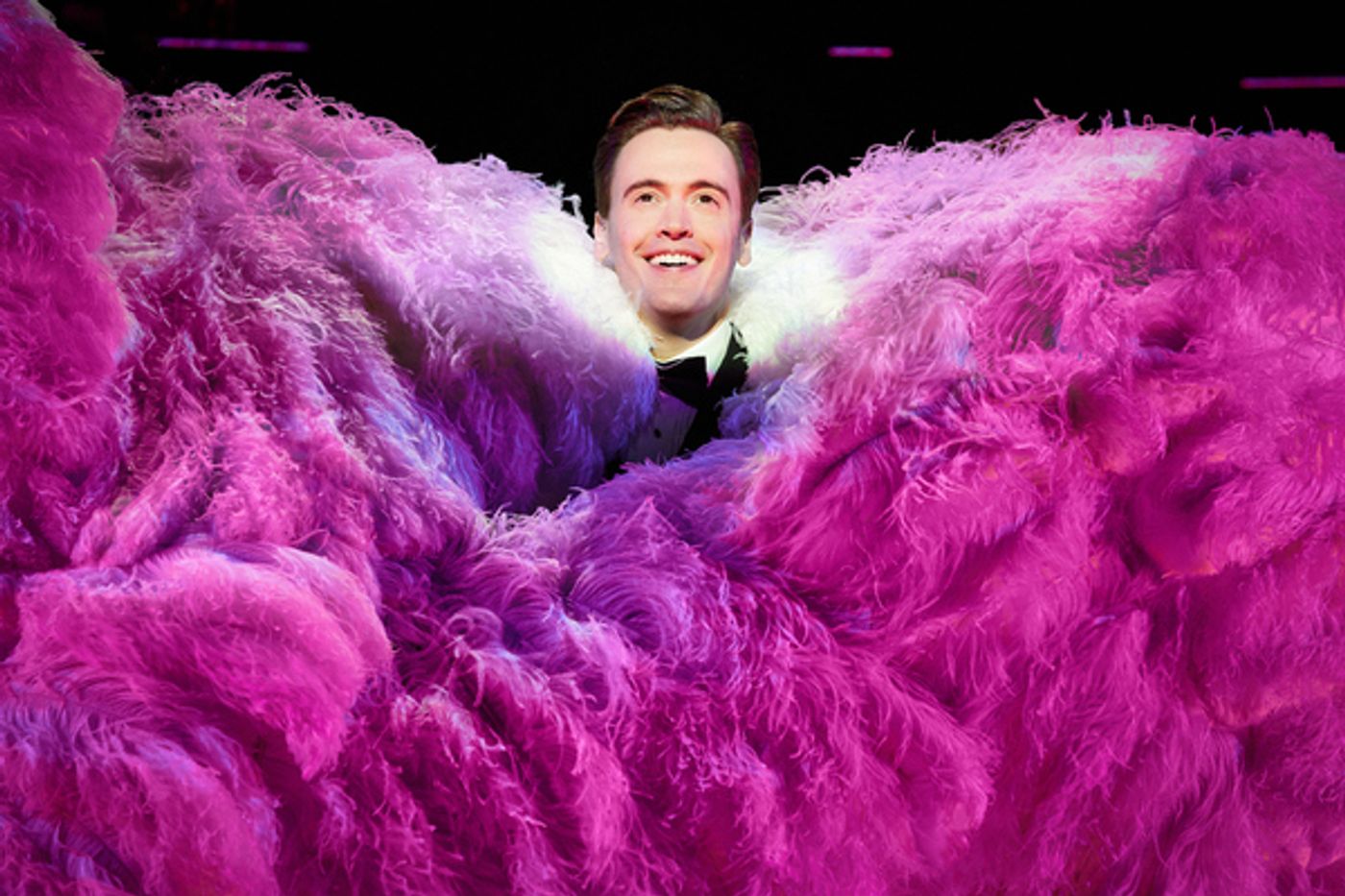 Photos: First Look at Erich Bergen, Charity Angel Dawson, and the Cast of CHICAGO  Image