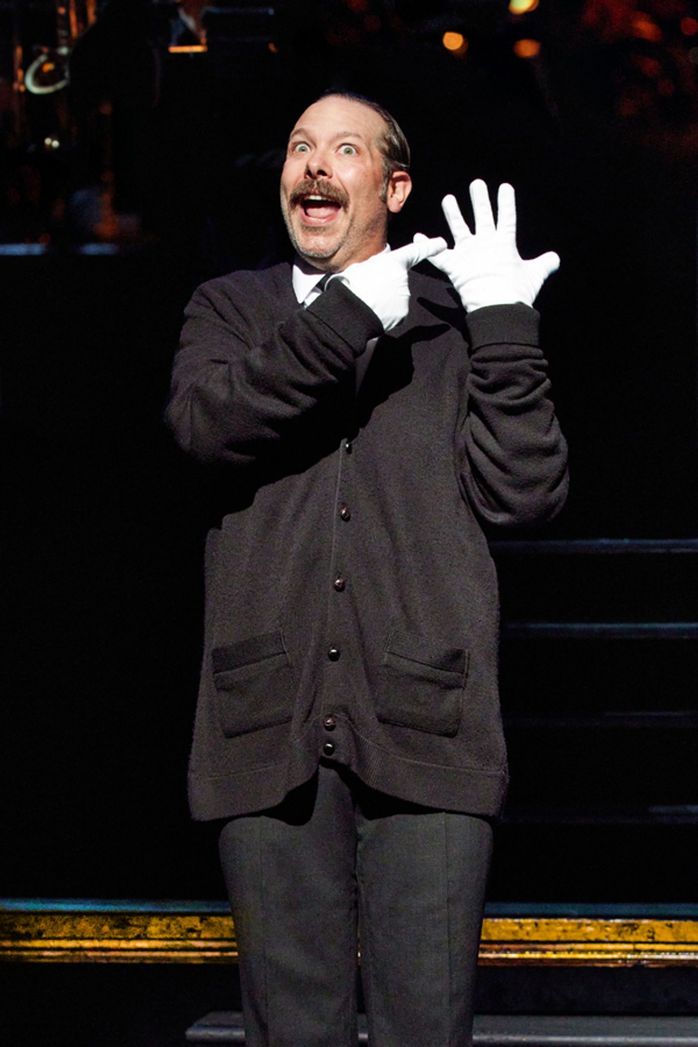 Photos: First Look at Erich Bergen, Charity Angel Dawson, and the Cast of CHICAGO  Image