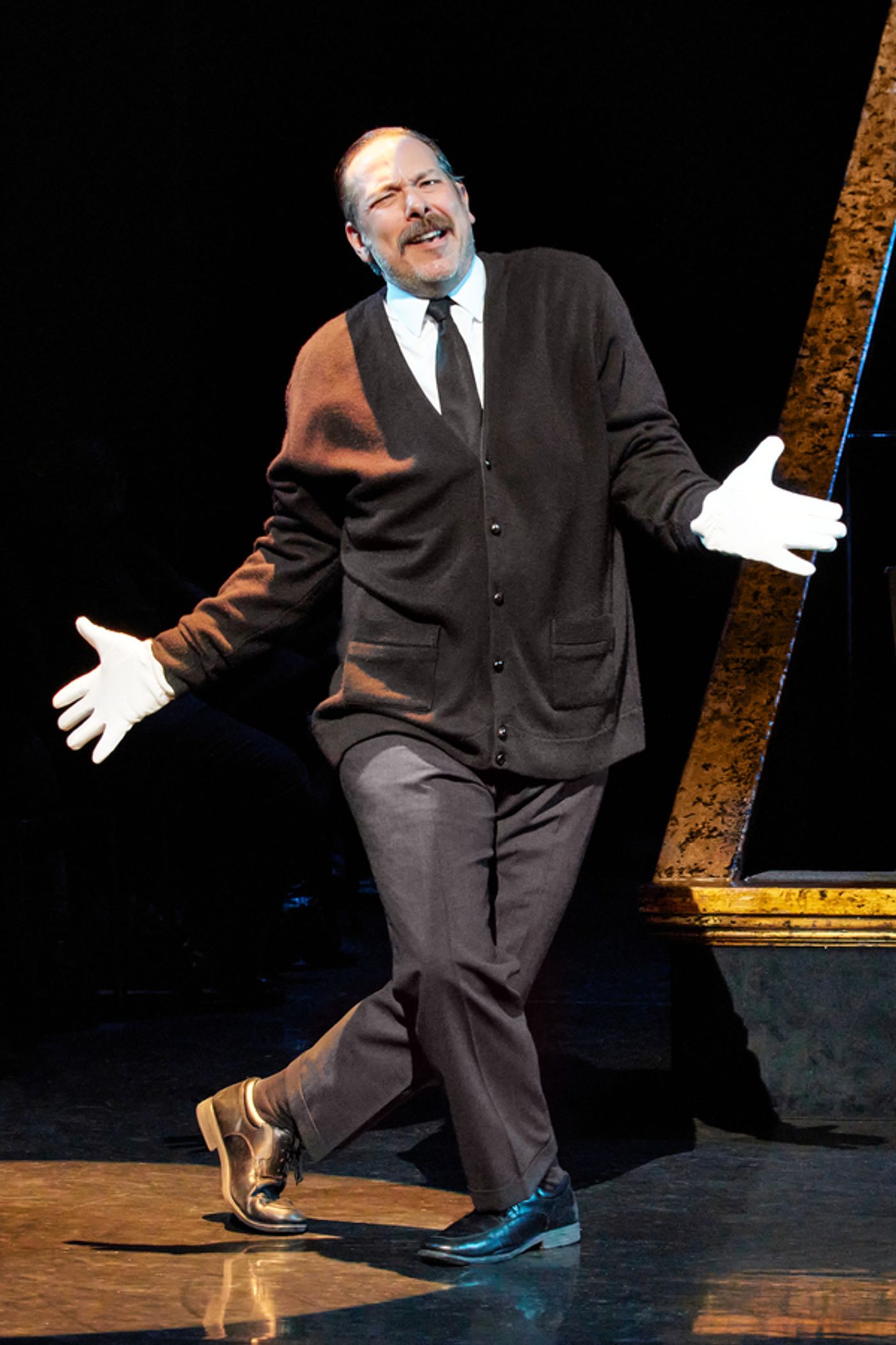 Photos: First Look at Erich Bergen, Charity Angel Dawson, and the Cast of CHICAGO  Image