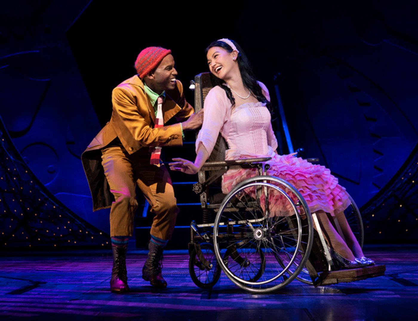 Photos: Talia Suskauer, Cleavant Derricks, Mikayla Renfrow & More Join WICKED On Broadway  Image