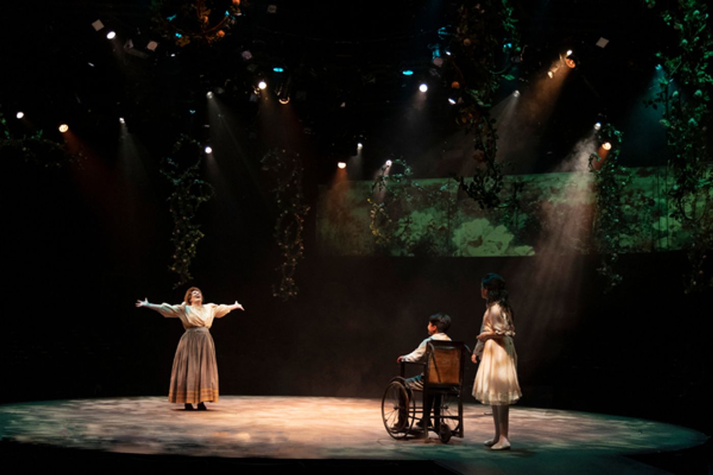 Photos: See Max von Essen and More In THE SECRET GARDEN At Broadway At Music Circus  Image