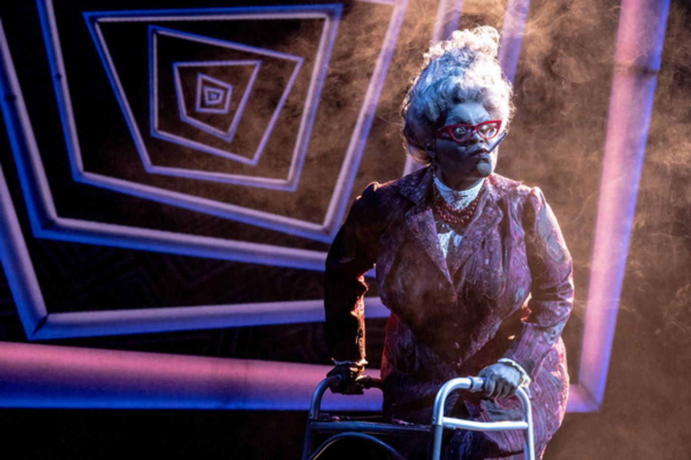 Photos: See Alex Brightman, Elizabeth Teeter & More in New BEETLEJUICE Images  Image