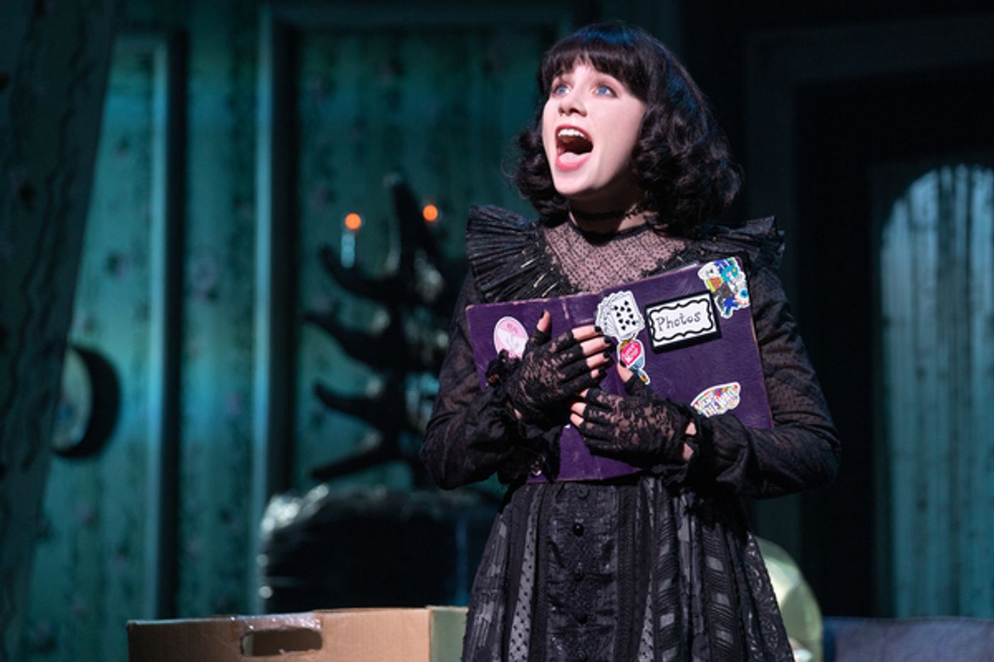 Photos: See Alex Brightman, Elizabeth Teeter & More in New BEETLEJUICE Images  Image