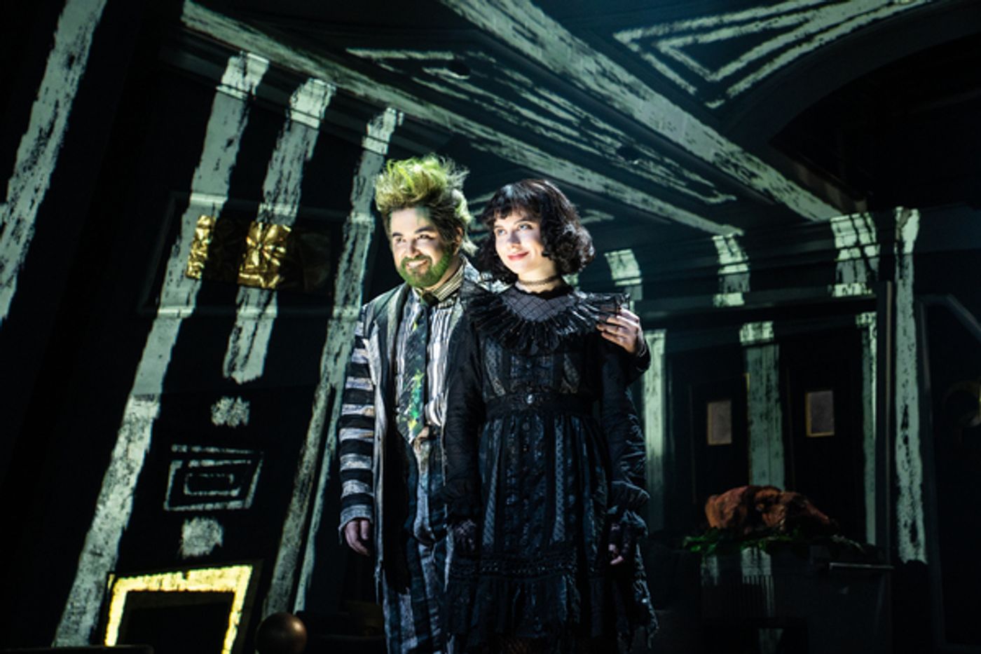 Photos: See Alex Brightman, Elizabeth Teeter & More in New BEETLEJUICE Images  Image