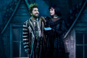Alex Brightman and Elizabeth Teeter @ BroadwayWorld Alex Brightman and Elizabeth Teeter Photo
