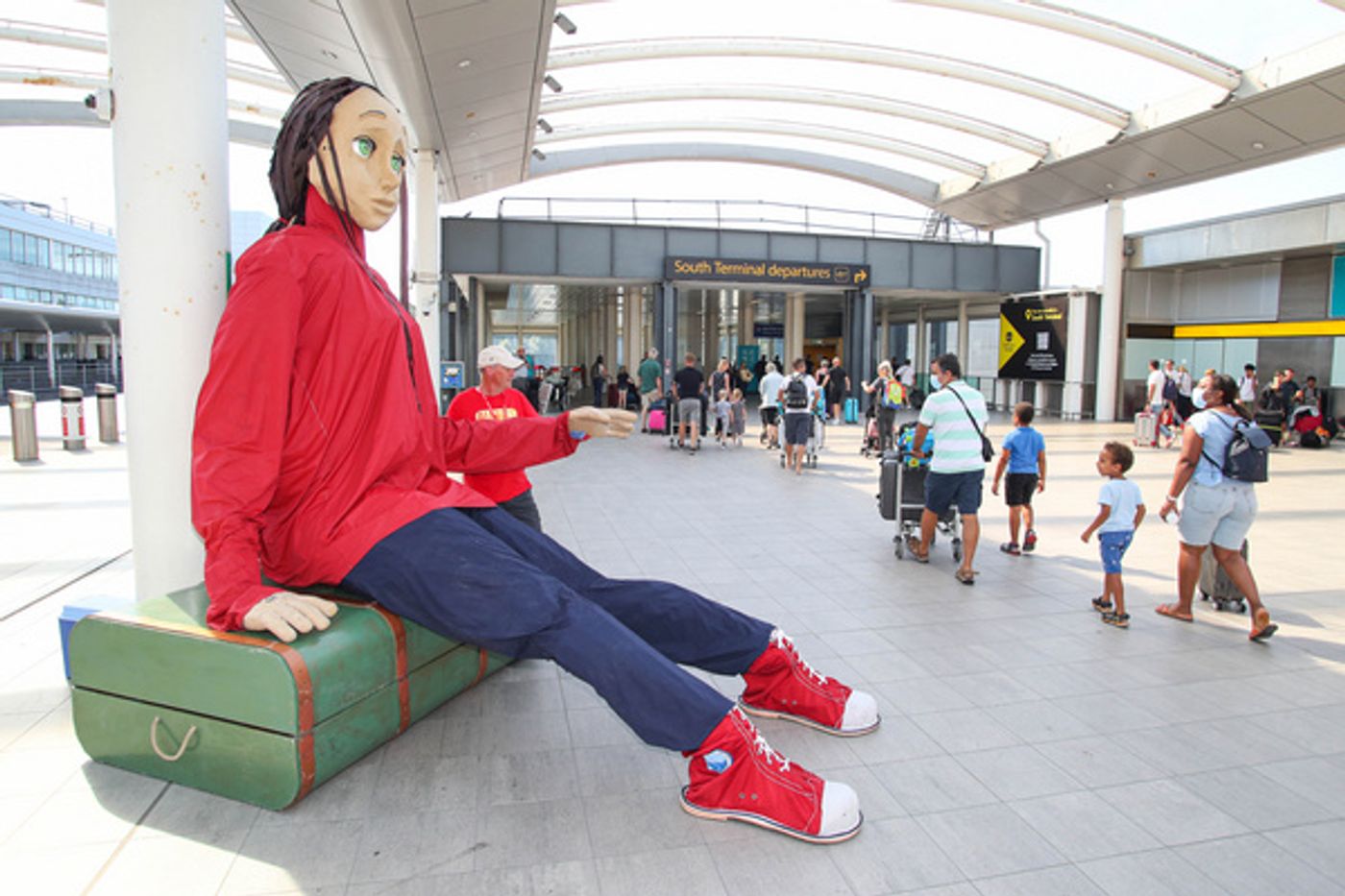 Photos: Five Metre-tall Puppet Aura Lands At Gatwick As Part Of Creative Crawley  Image