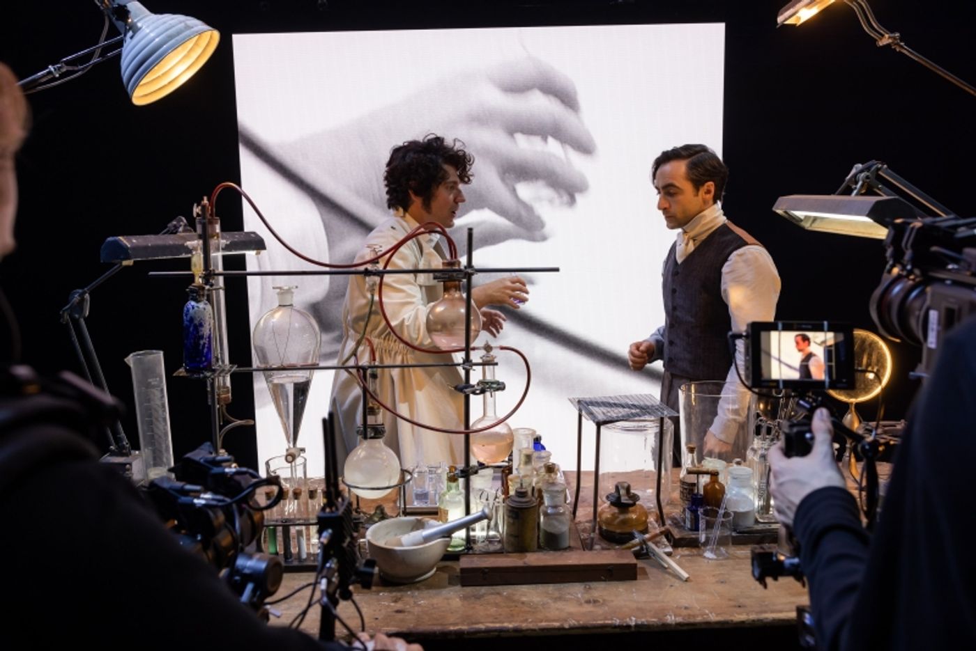 REVIEW: Kip Williams Adapts and Directs Robert Louis Stevenson's Gothic Thriller STRANGE CASE OF DR JEKYLL AND MR HYDE With Mixed Results  Image