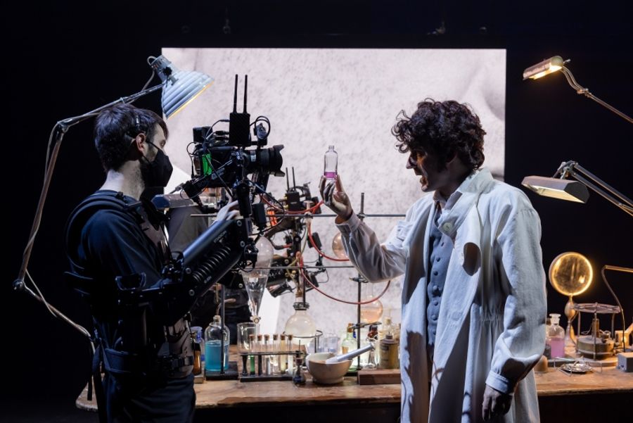 REVIEW: Kip Williams Adapts and Directs Robert Louis Stevenson's Gothic Thriller STRANGE CASE OF DR JEKYLL AND MR HYDE With Mixed Results Image
