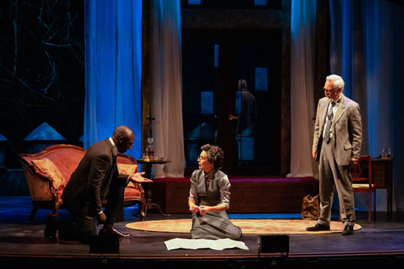 Photos: First Look At The Colonial's DRACULA  Image