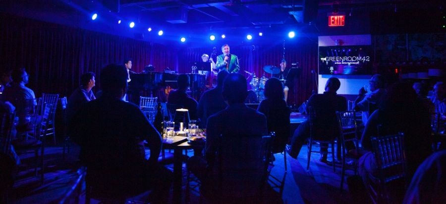 Review: Robbie Rozelle Debuts New Green Room 42 Residency PARTY MIX Image