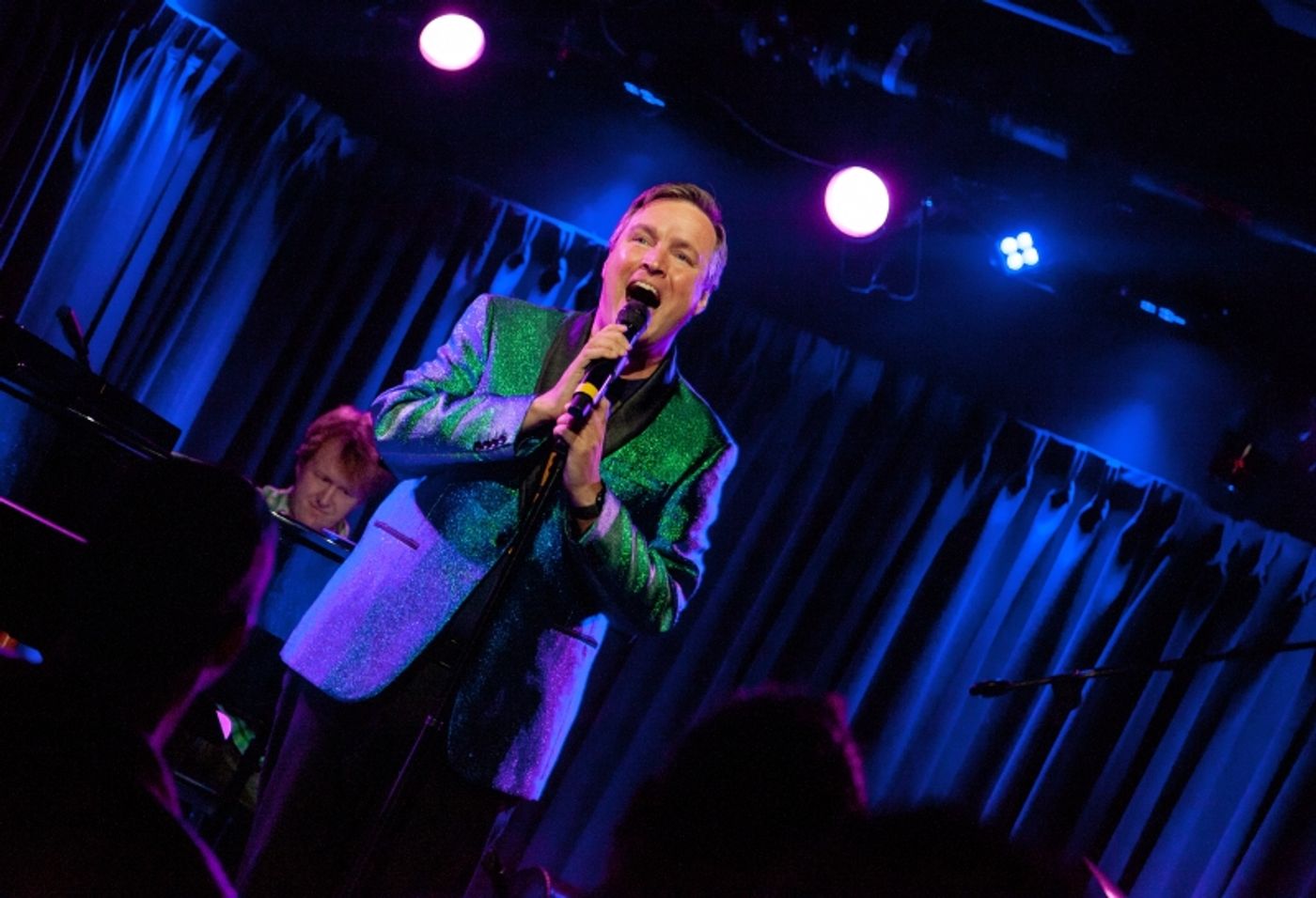 Review: Robbie Rozelle Debuts New Green Room 42 Residency PARTY MIX  Image