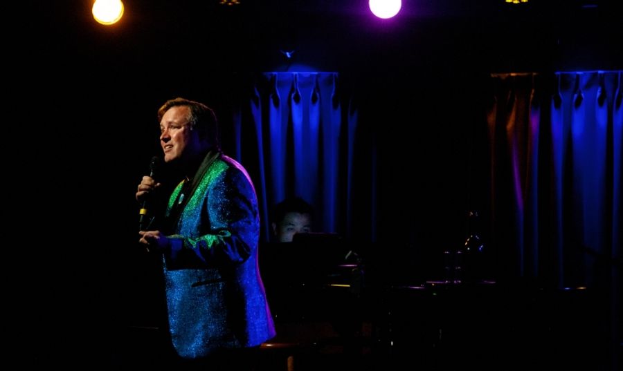 Review: Robbie Rozelle Debuts New Green Room 42 Residency PARTY MIX Image