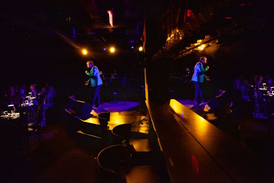Review: Robbie Rozelle Debuts New Green Room 42 Residency PARTY MIX Image