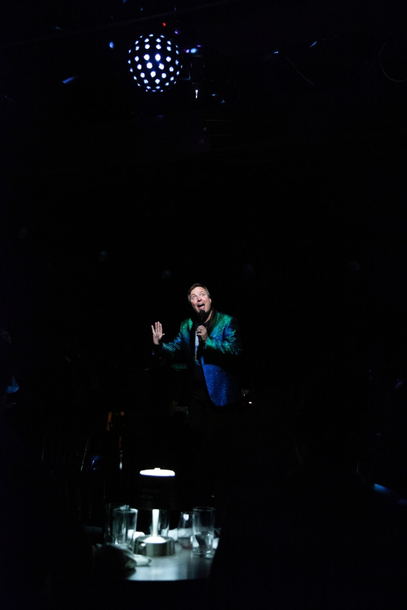 Review: Robbie Rozelle Debuts New Green Room 42 Residency PARTY MIX  Image