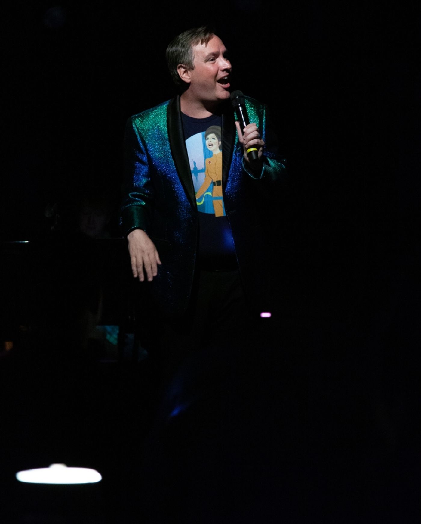 Review: Robbie Rozelle Debuts New Green Room 42 Residency PARTY MIX  Image