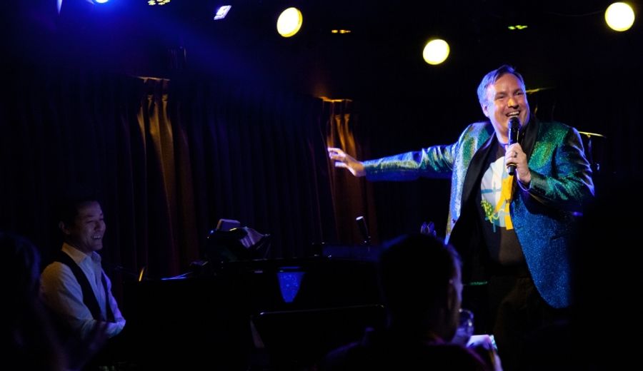 Review: Robbie Rozelle Debuts New Green Room 42 Residency PARTY MIX Image