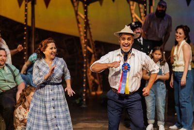 Crissy Guerrero, Martín Sola, and the ensemble  Photo