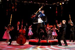 Matt McClure (Buddy Holly) and the cast of BUDDY - THE BUDDY HOLLY STORY Photo