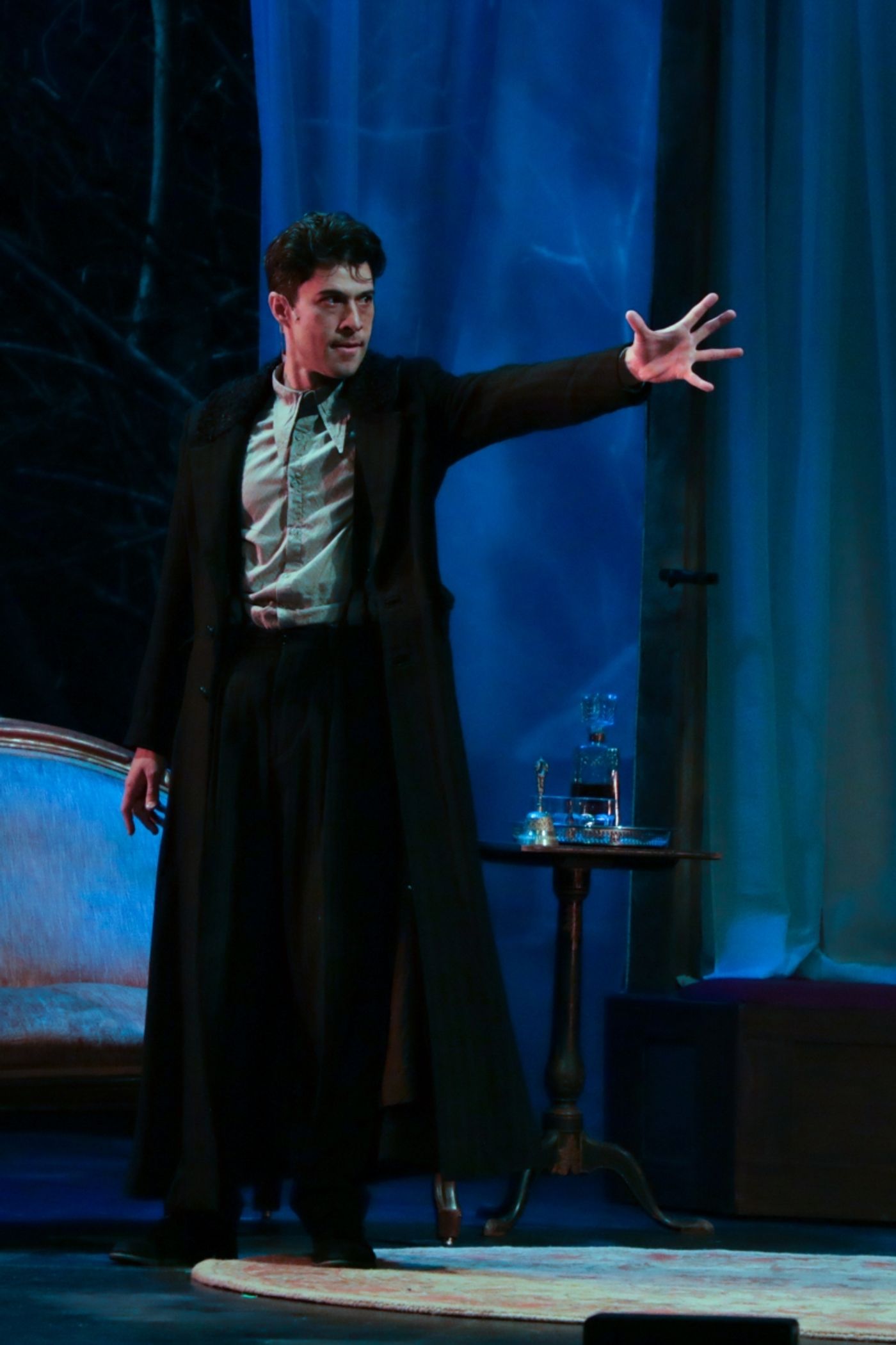 Review: DRACULA at Berkshire Theatre Group  Image