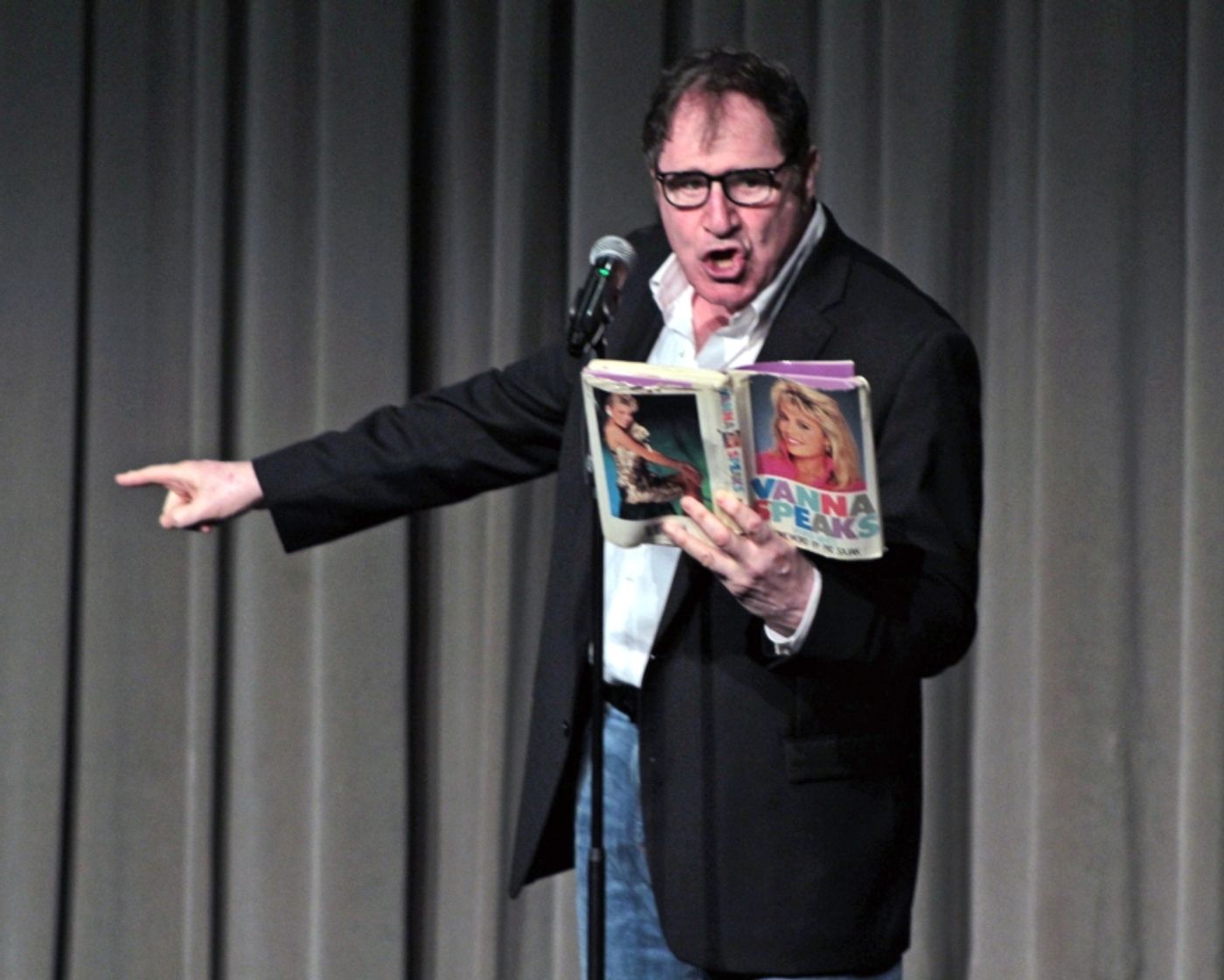 Photos: See Susan Lucci, Mario Cantone & More at CELEBRITY AUTOBIOGRAPHY at the Southamptons Arts Center  Image